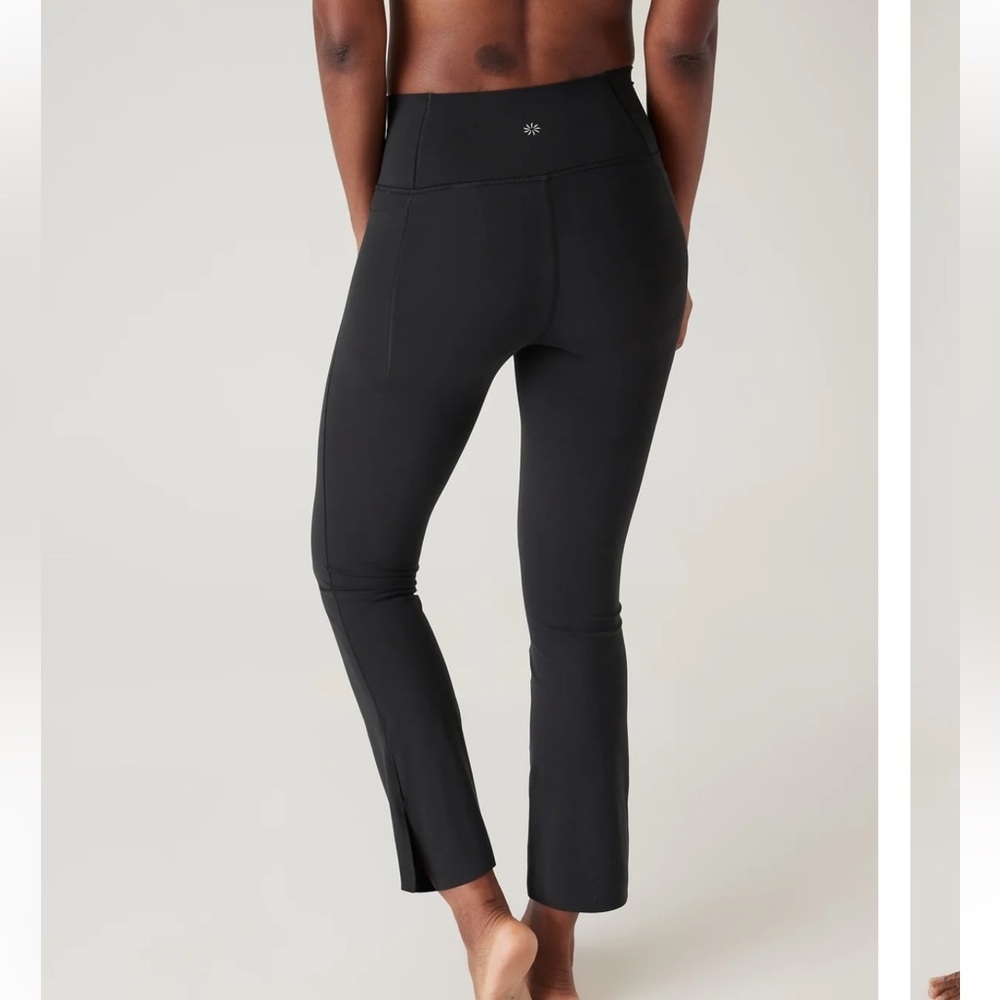 Athleta Transcend Stash Straight Leg Size Medium